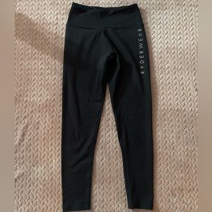 Black Ryderwear scrunch butt leggings in size Small.